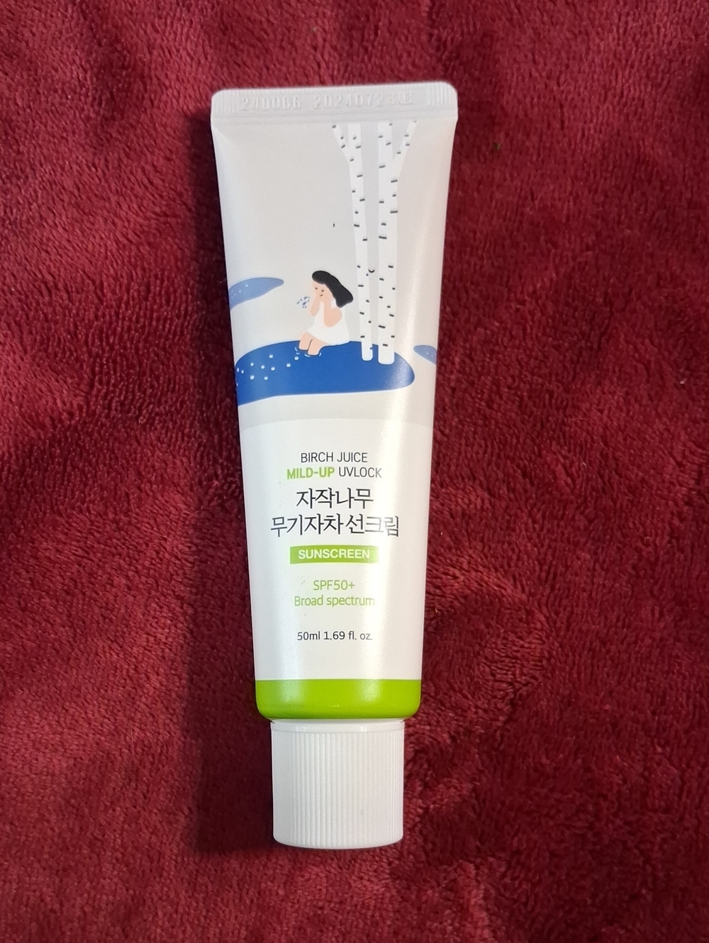 Mild-Up UV Lock Sunscreen SPF50+ - White & Green